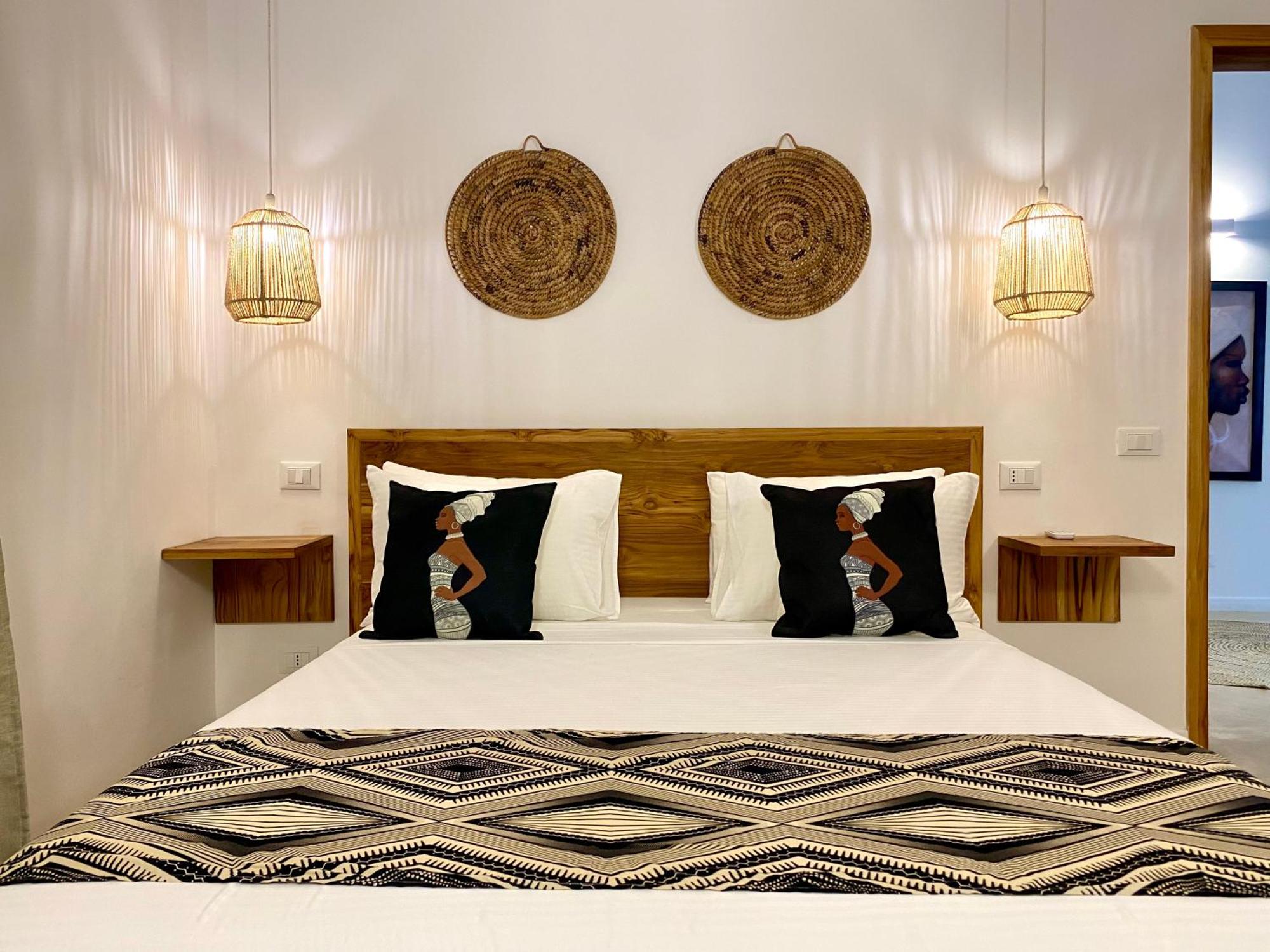 Villa Lions Luxury Zanzibar 2 - Private Cook & Infinity Pool *