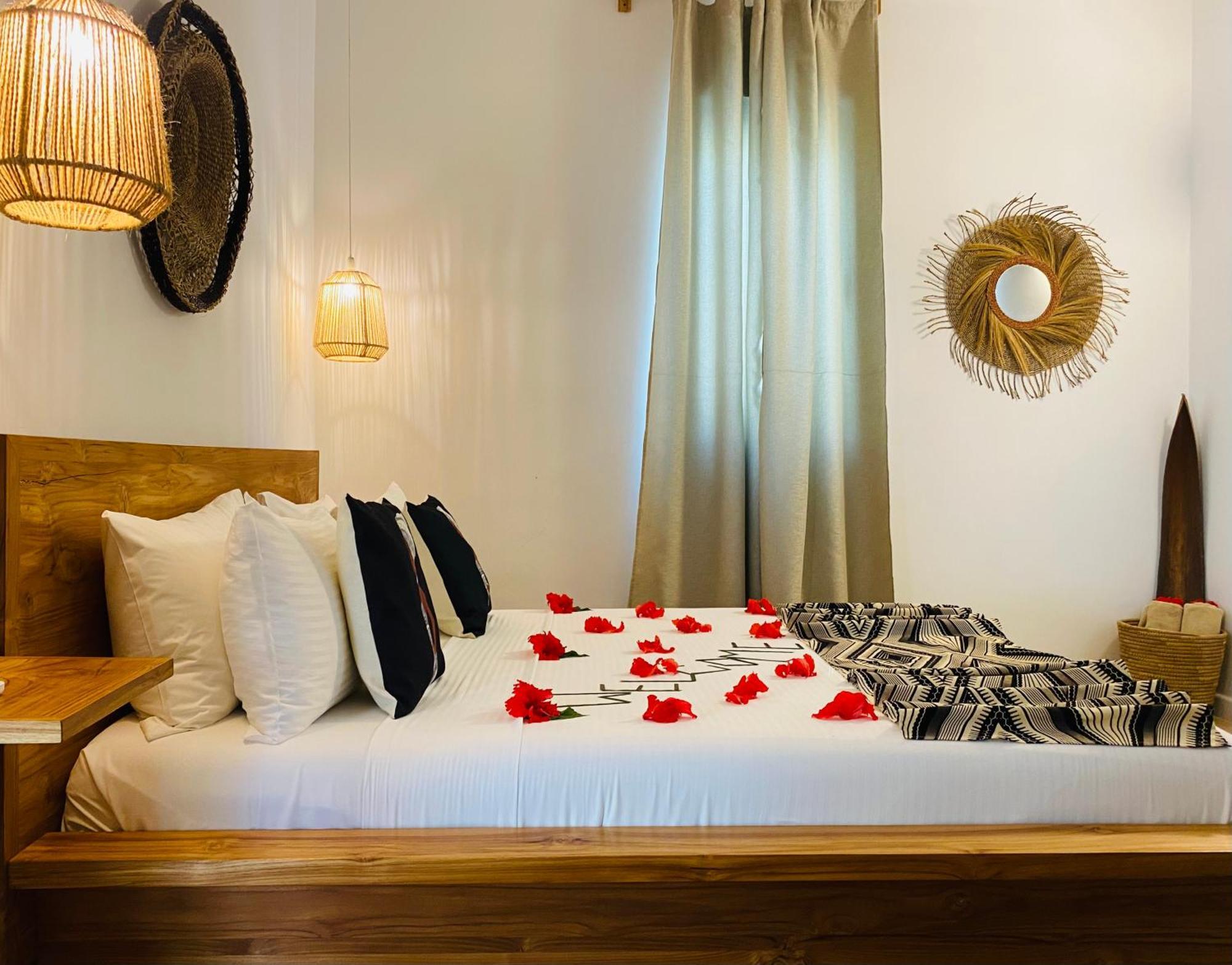 Lions Luxury Zanzibar 2 - Private Cook & Infinity Pool Villa *
